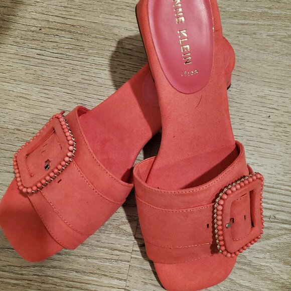 Pink Anne Klein Faux Suede Mule chunk heel - Picture 1 of 3